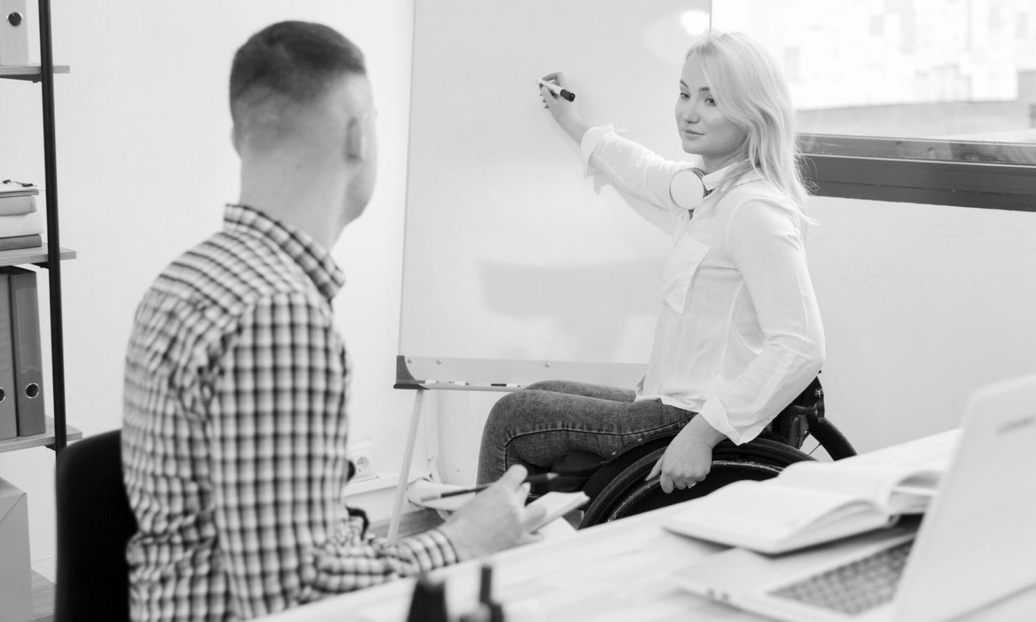 eclipharyn Team bei der Arbeit an Finanzplanungslösungen